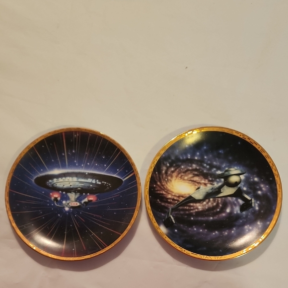STAR TREK: VOYAGER PLATE COLLECTION – THE HAMILTON COLLECTION #0244-D & #2192-D - Picture 1 of 7